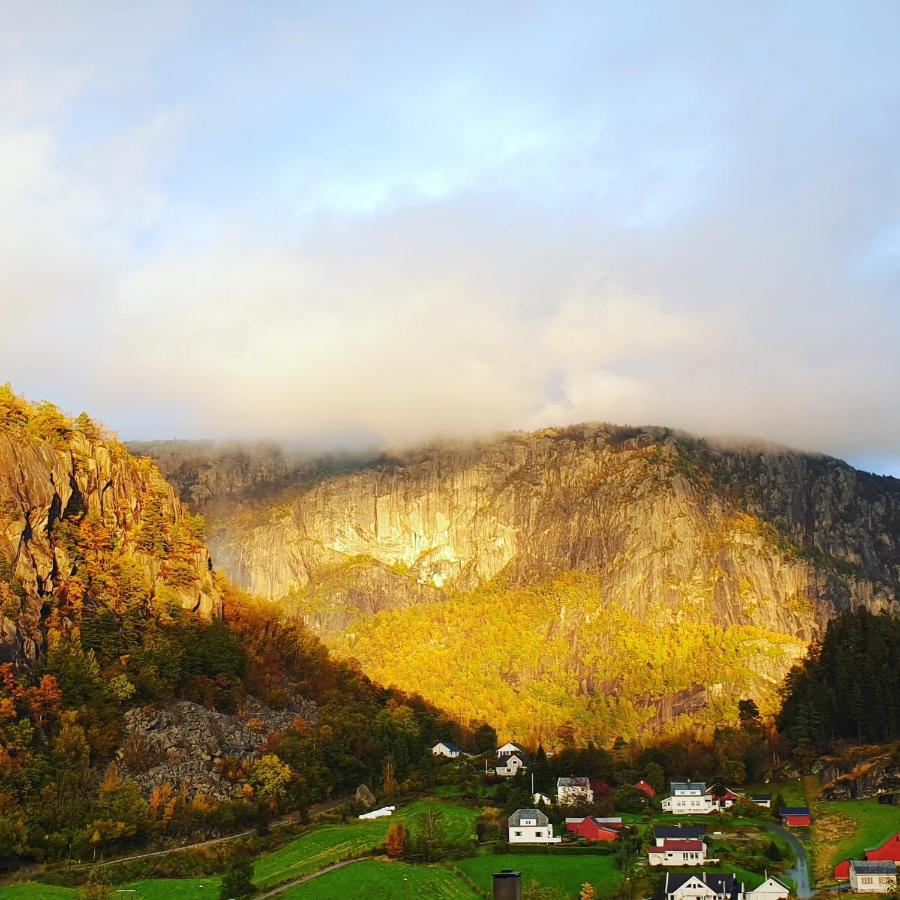 Dada Apartment Hjelmeland ภายนอก รูปภาพ