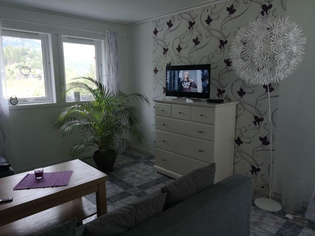 Dada Apartment Hjelmeland ภายนอก รูปภาพ